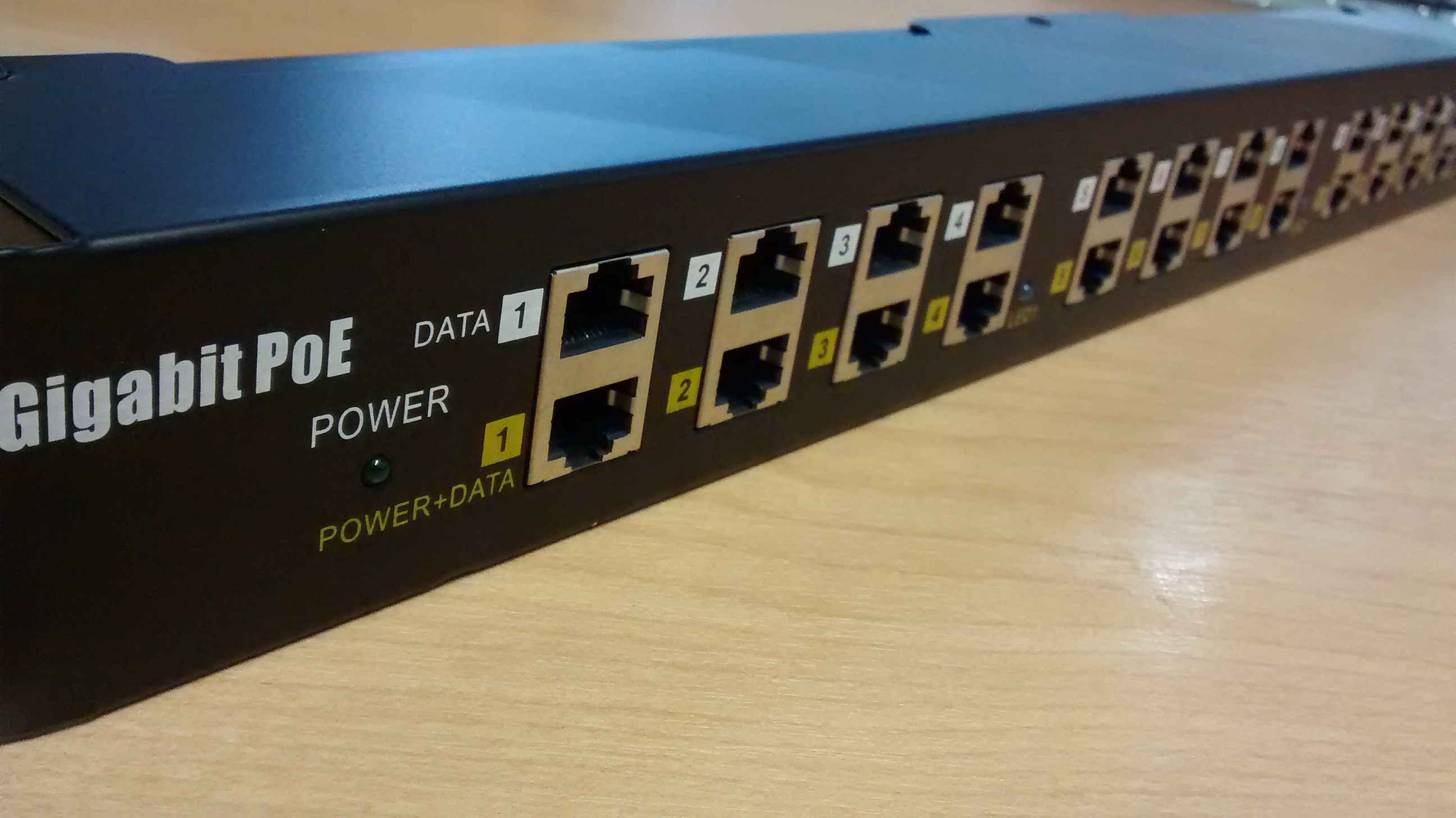 Rackmount Gigabit 12 Port PoE Injector